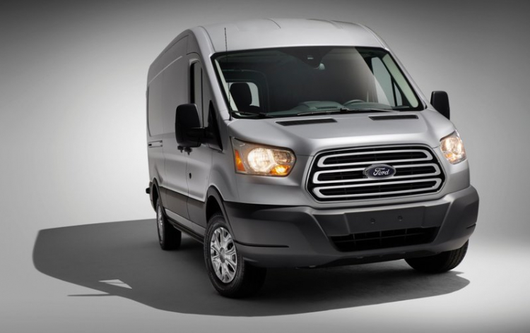 Ford phát triển túi khí cỡ lớn cho Transit wagon 2015