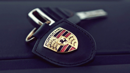 Key-Porsche-Cars-Wallpaper-Macro-1334.jpg