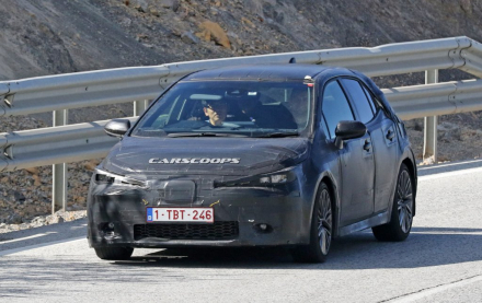 Toyota-Auris-1.jpg