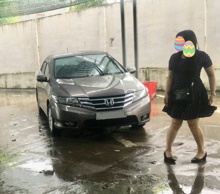 Nên tránh xa các bé mới lái xe... Nên tránh xa các bé mới lái xe...