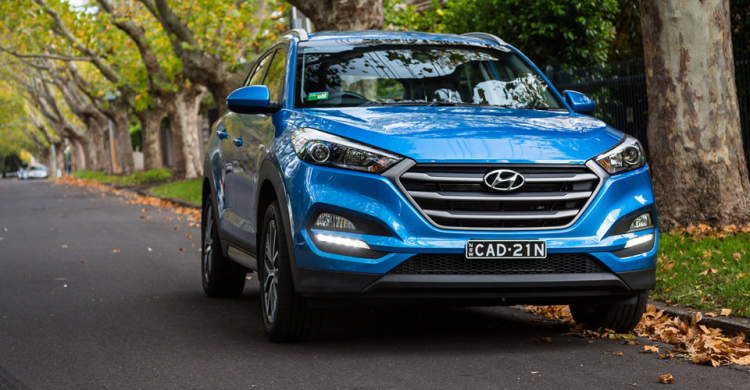 Huyndai tucson vs Mazda CX-5 , " kẻ 8 lạng người nữa cân "