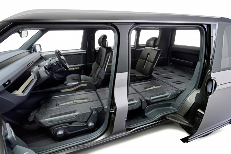 Toyota ra mắt dòng xe Sub Utility Van với tên gọi TJ Cruiser