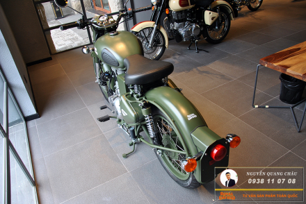 royal-enfield-classic-500-battle-green-19.jpg