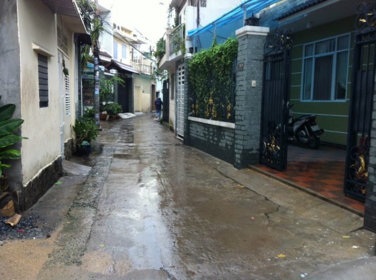 Nhờ hỗ trợ: Nhà xe như thế này, xe em có vào được không ? Nhờ hỗ trợ: Nhà xe như thế này, xe em có vào được không ?