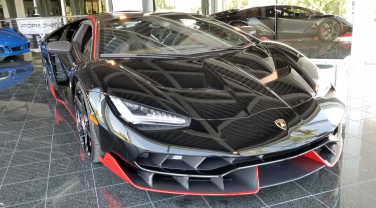 Siêu xe Lamborghini Centenario tìm chủ mới với giá 3,5 triệu USD