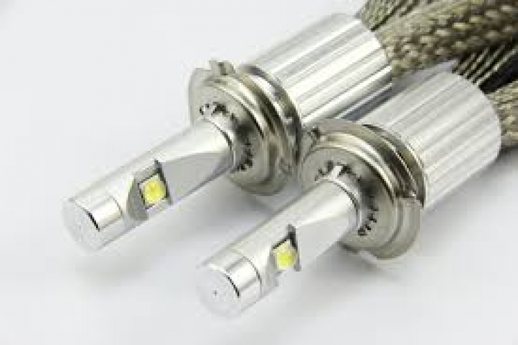 So sánh đèn Led và đèn Xenon So sánh đèn Led và đèn Xenon