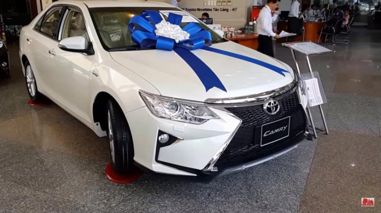 Cận cảnh Toyota Camry 2.5Q 2017