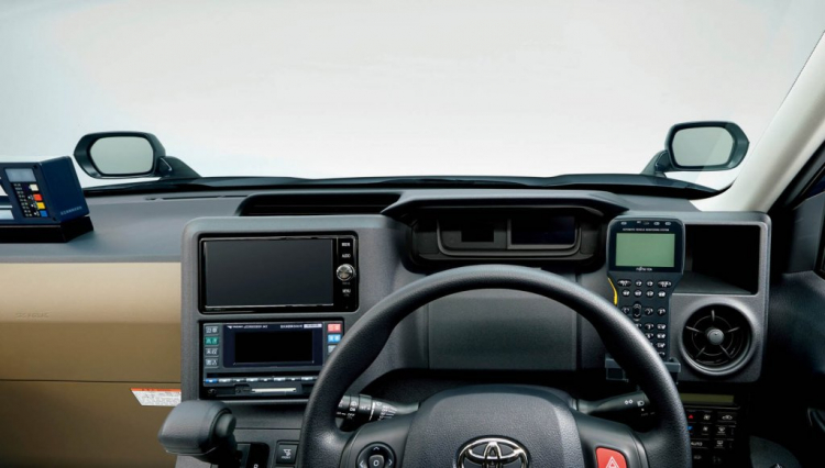 Toyota giới thiệu chiếc JPN Taxi