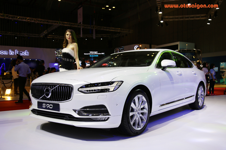 [VIMS 2017] Cặp đôi Volvo S90 "gợi cảm" tại triển lãm