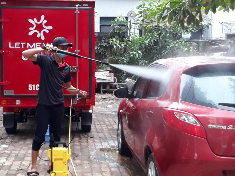 Dịch vụ vệ sinh ô tô tại nhà LET ME WASH