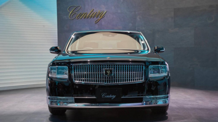 2018-toyota-century (1).jpg