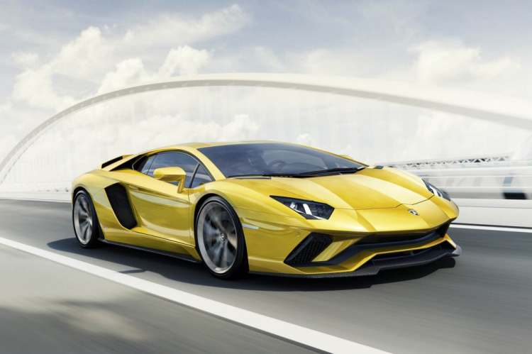 Lamborghini kỷ niệm chiếc Aventador thứ 7.000 và chiếc Huracan thứ 9.000