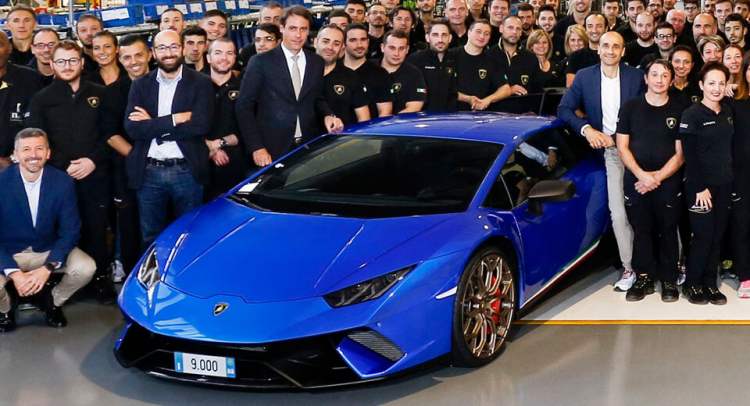 Lamborghini kỷ niệm chiếc Aventador thứ 7.000 và chiếc Huracan thứ 9.000