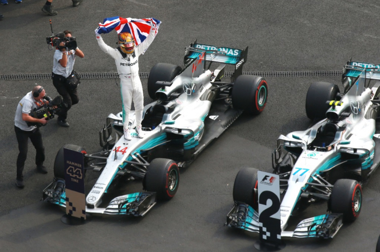 Lewis Hamilton vô địch F1 2017 sớm