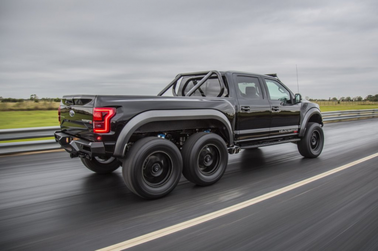 ''Quái vật'' 06 bánh VelociRaptor 6x6 từ hãng độ Hennessey