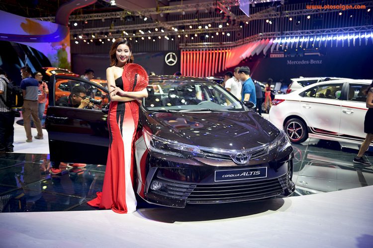 Toyota giảm giá hàng loạt trước thềm 2018