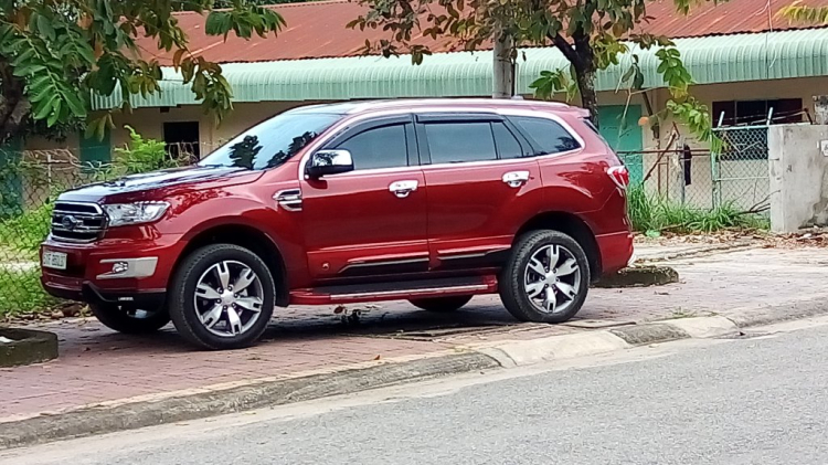 Đánh giá xe Ford Everest titanium 2.2 sau 1.300km và 10.000km sử dụng.