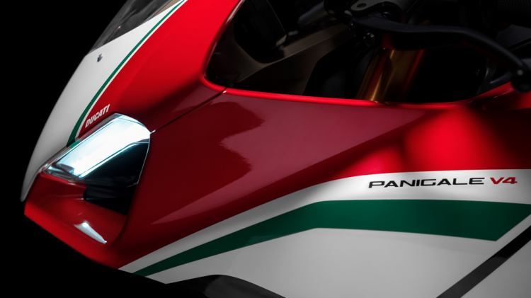 Ducati chính thức ra mắt superbike Panigale V4; 3 phiên bản, mạnh nhất là 226 mã lực