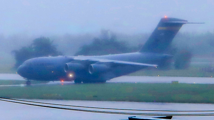 Boeing C-17 Globemaster III chở ''The Beast'' đã đến Việt Nam