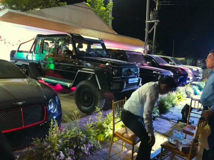 Siêu bán tải Mercedes G63 6x6 đã có mặt tại Campuchia Siêu bán tải Mercedes G63 6x6 đã có mặt tại Campuchia