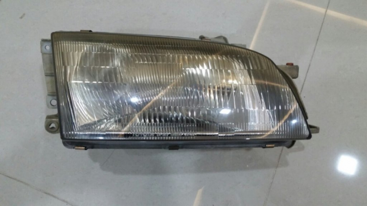 Toyota Corona 1992 - 1996 mắt híp đít bồng (Na béo ) Toyota Corona 1992 - 1996 mắt híp đít bồng (Na béo )