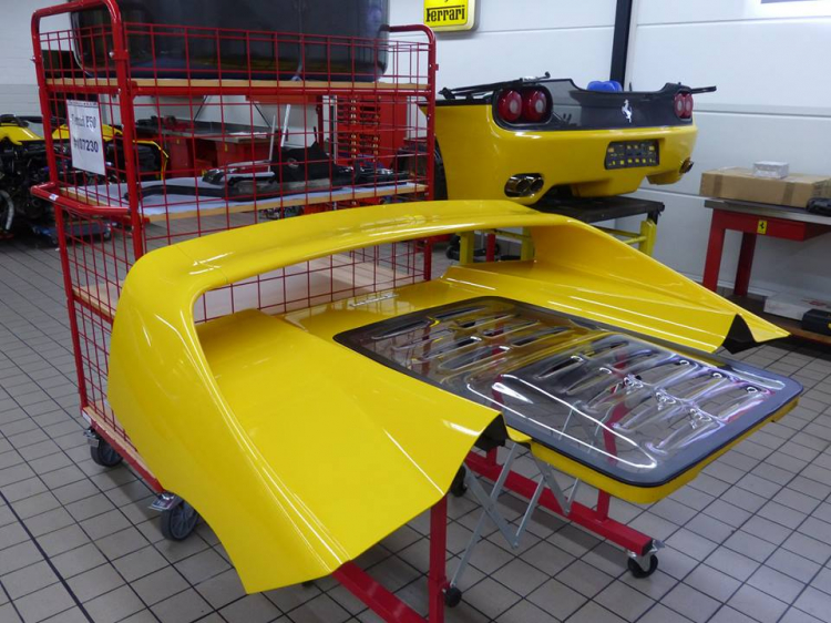 Ferrari F50 hàng hiếm bảo dưỡng tại Đức
