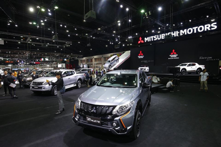 Mitsubishi Triton Athlete ra mắt tại Thái Lan