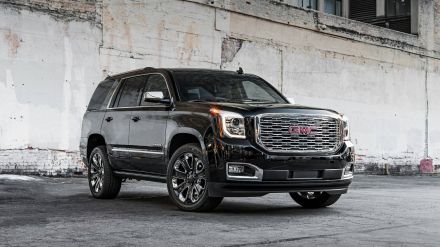 2018-gmc-yukon-denali-ultimate-black-edition (1).jpg