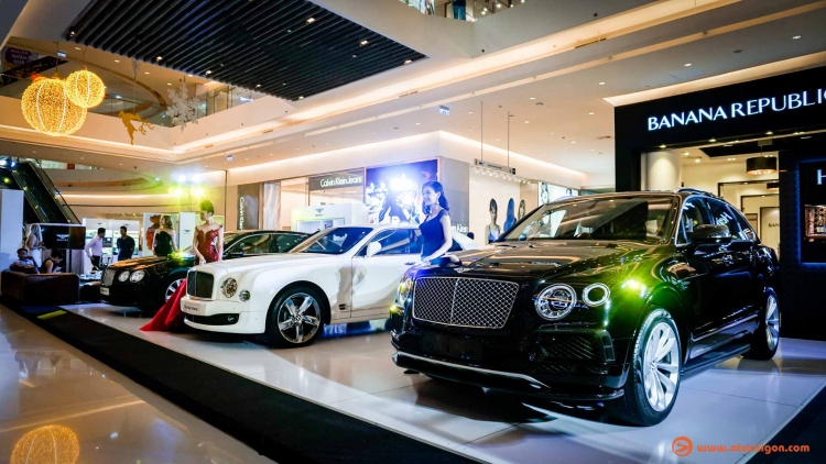 Bentley trưng bày xe tại Crescent Mall, quận 7; chuẩn bị cho showroom mới ở TPHCM
