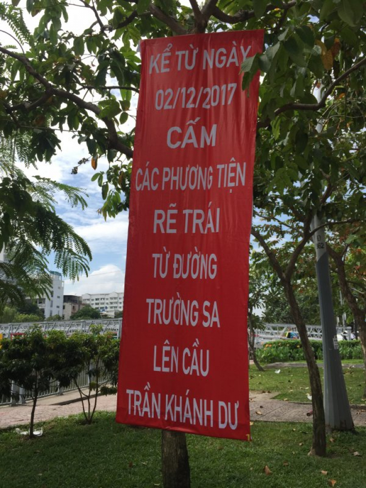 Cấm các phương tiện đi thẳng từ Trần Khắc Chân và bên Quận PN qua cầu Trần Khánh Dư