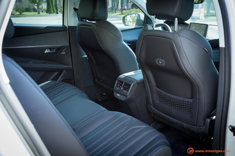 OtoSaigon-Peugeot-5008-danh-gia-noi-that-2.jpg
