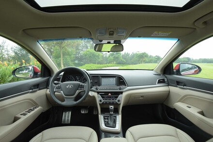 OtoSaigon-Hyundai-Elantra-khuyen-mai-1.jpg