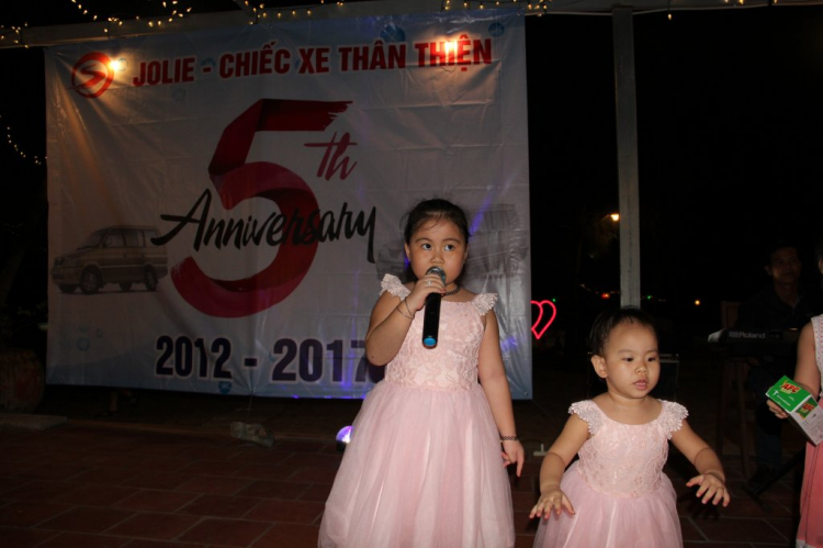 Jolie - Trên những nẻo đường Jolie - Trên những nẻo đường