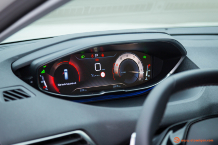 OtoSaigon-Peugeot-5008-i-Cockpit-1.jpg