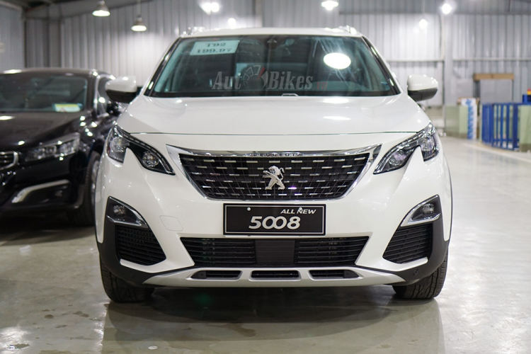 Peugeot 5008 giá 1,450 tỷ, xơi được không?