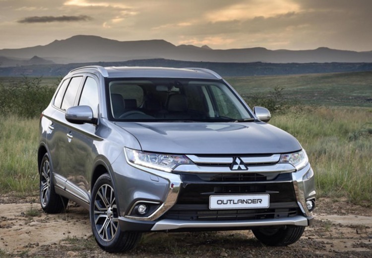 Mitsubishi Outlander 2017: 3 phiên bản, đều là 5+2, nhập Nhật, giá từ 983 triệu