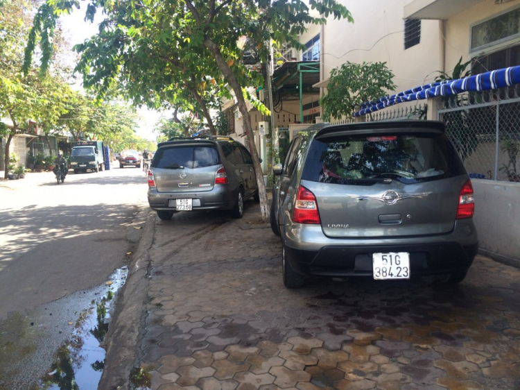 Tìm ace chơi xe Nissan Grand Livina Tìm ace chơi xe Nissan Grand Livina