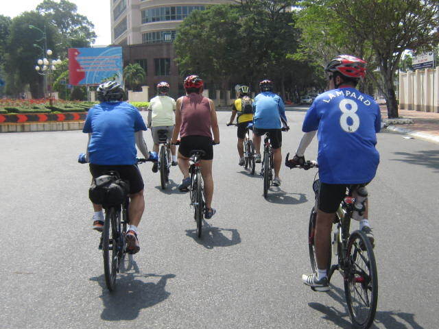 Vượt lên chính mình_ Tập IV_ MTB đổ bộ Vũng Tàu! ( Hình ảnh từ trang 20..) Vượt lên chính mình_ Tập IV_ MTB đổ bộ Vũng Tàu! ( Hình ảnh từ trang 20..)