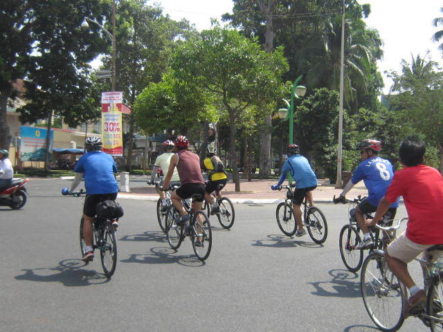 Vượt lên chính mình_ Tập IV_ MTB đổ bộ Vũng Tàu! ( Hình ảnh từ trang 20..) Vượt lên chính mình_ Tập IV_ MTB đổ bộ Vũng Tàu! ( Hình ảnh từ trang 20..)