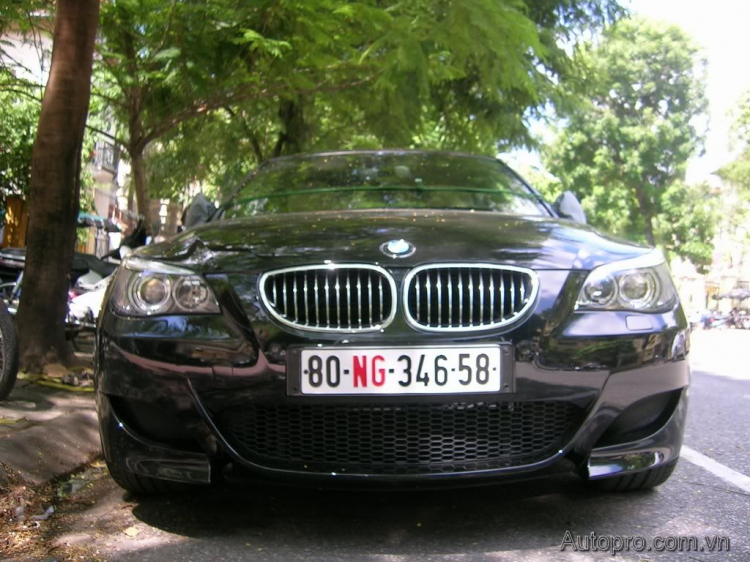 BMW M5 ở Hà nội. Chưa có biển.