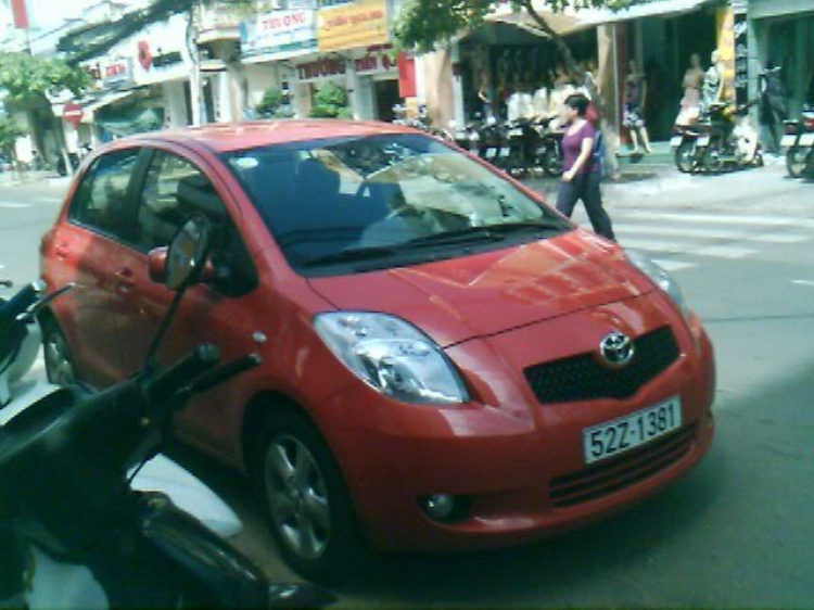 Toyota Yaris tại Sài Gòn.