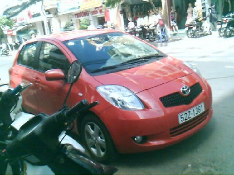 Toyota Yaris tại Sài Gòn.