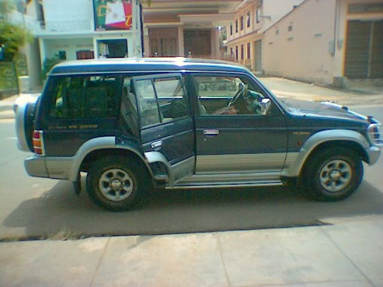 Mitsubishi PAJERO GLS đời 98.