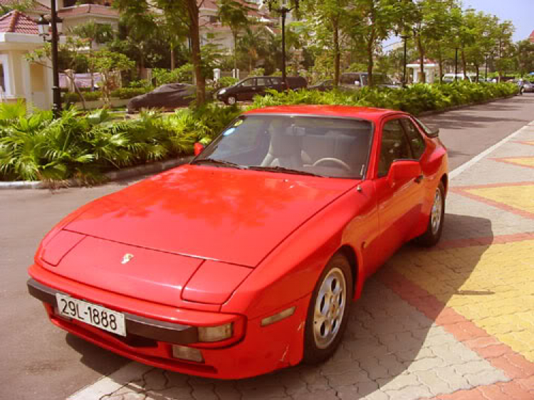 Porsche model 944, năm 1984! Giup em với!