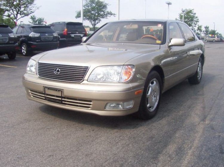 Lexus LS400, xin các bác tư vấn dùm em. Lexus LS400, xin các bác tư vấn dùm em.