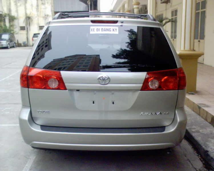 BAN XE 8 CHO Toyota Sienna 2006 LE BAN XE 8 CHO Toyota Sienna 2006 LE