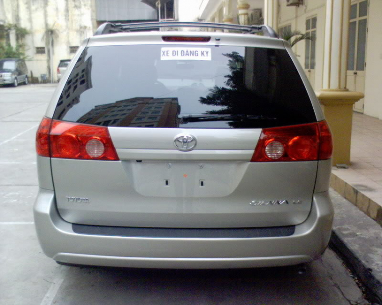 BAN XE 8 CHO Toyota Sienna 2006 LE