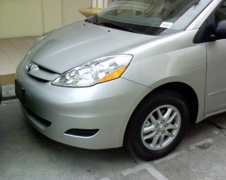 BAN XE 8 CHO Toyota Sienna 2006 LE