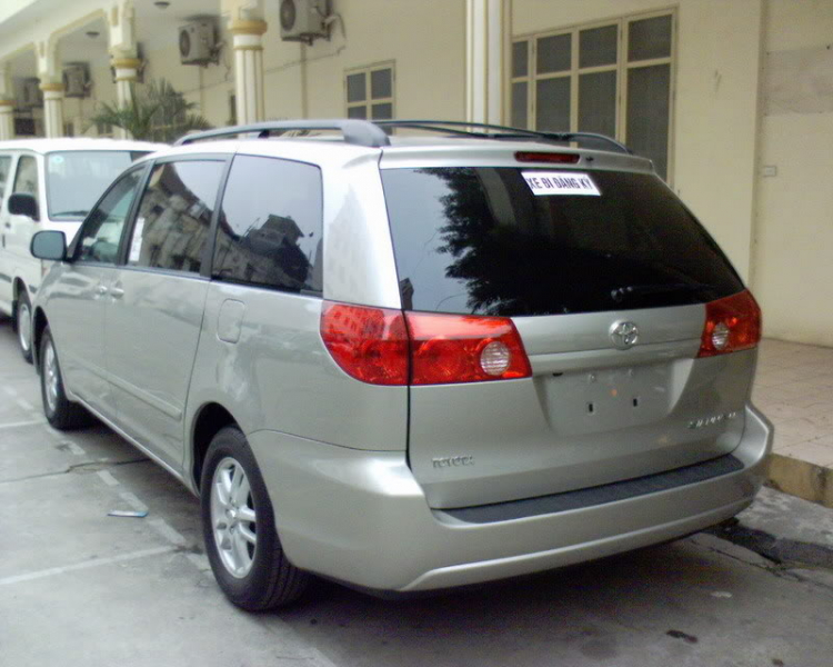 BAN XE 8 CHO Toyota Sienna 2006 LE