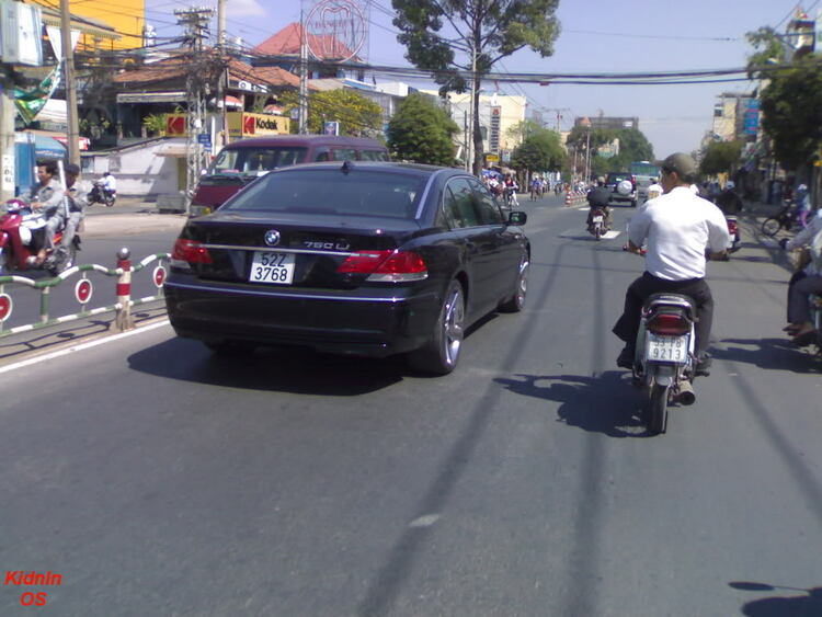 BMW 750Li Saigon